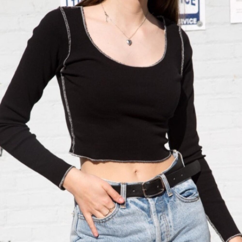 BRANDY MELVILLE - BLACK STITCHED LONG SLEEVE